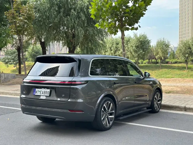 Li Auto L9 — Фото автомобиля 9