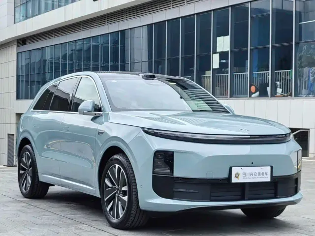 Li Auto L6 — Фото автомобиля 4
