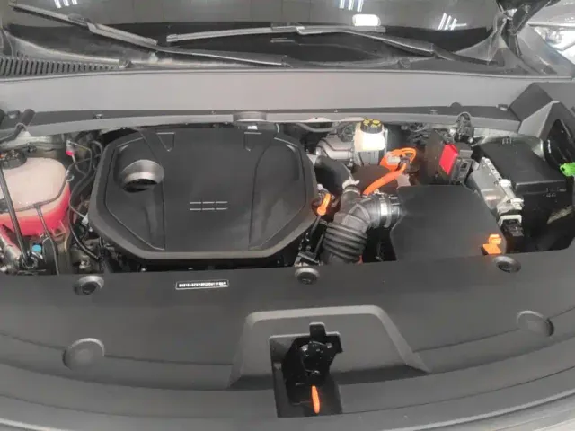 Geely Galaxy Starship 7 EM-i — Фото автомобиля 10