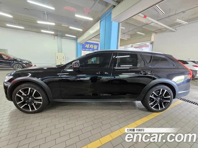Volvo V90 — Фото автомобиля 4