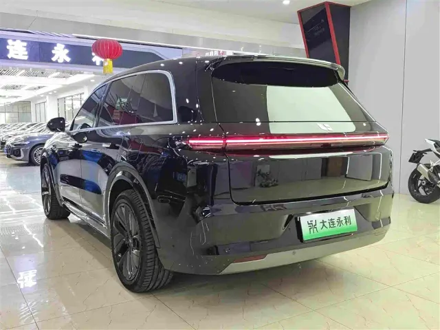 Li Auto L8 — Фото автомобиля 15