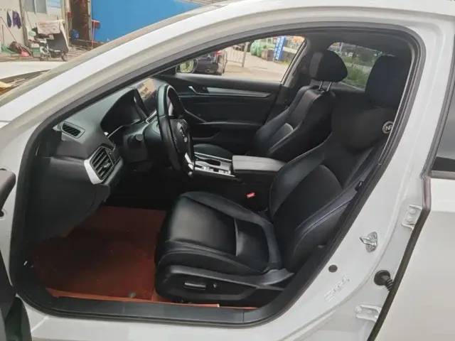 Honda Accord — Фото автомобиля 14