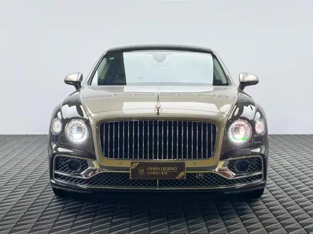 Bentley Flying Spur — Фото автомобиля 2