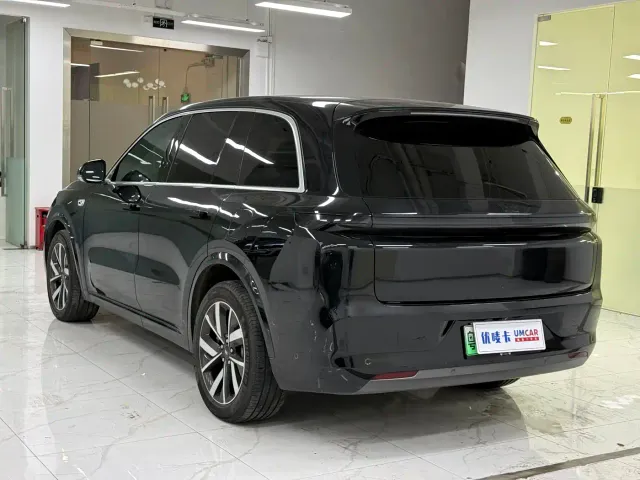 Li Auto L8 — Фото автомобиля 4