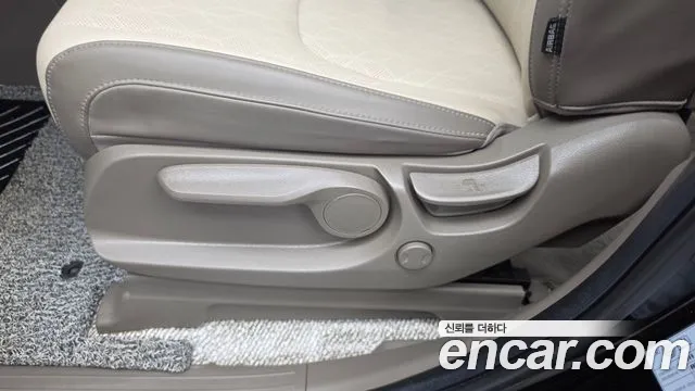 Kia Canival Carnival 4 поколение Бензин 9 мест Prestige — Фото автомобиля 27