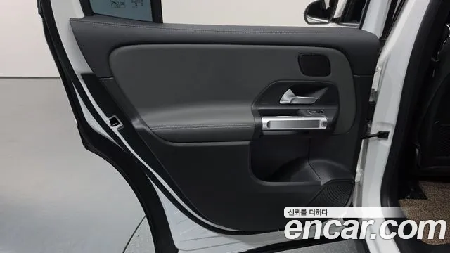 Mercedes-Benz EQB X243 — Фото автомобиля 14