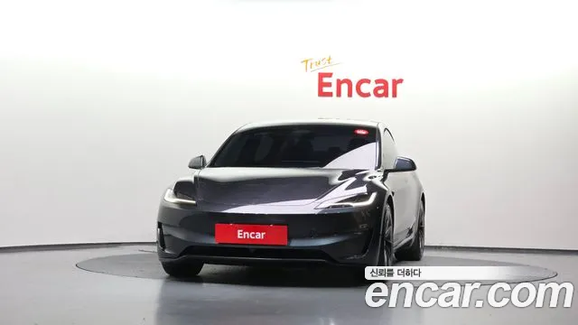 Tesla Model 3 — Фото автомобиля 3