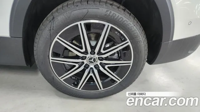 Mercedes-Benz EQB — Фото автомобиля 5