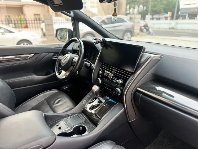 Lexus LM — Фото автомобиля 8