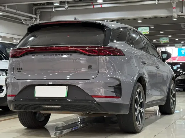 BYD Tang — Фото автомобиля 17