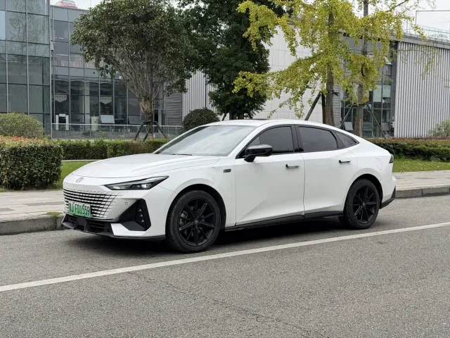 Фотография автомобиля — Changan UNI-V