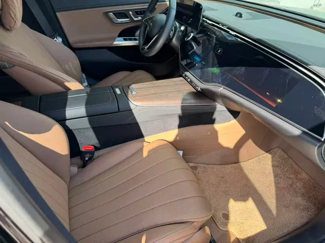 Mercedes-Benz E-Class — Фото автомобиля 8