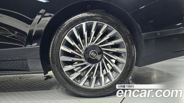 Hyundai Grandeur Grandeur (GN7) 2.5 Бензин 2WD — Фото автомобиля 20