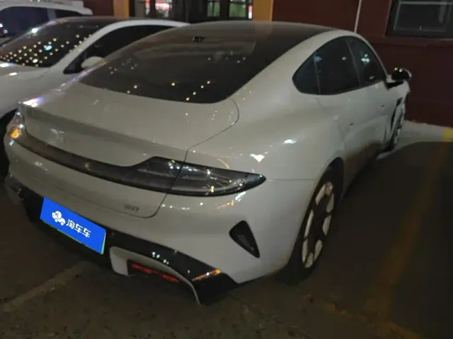 Xiaomi SU7 — Фото автомобиля 3