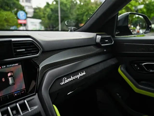 Lamborghini Urus — Фото автомобиля 15