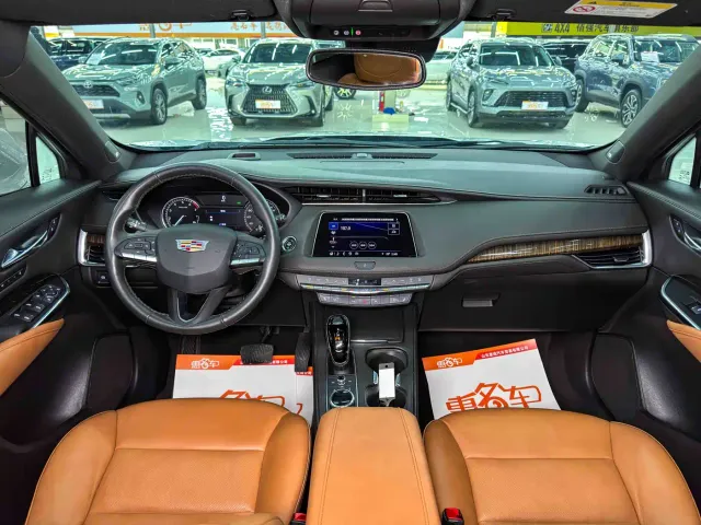 Cadillac XT4 — Фото автомобиля 10