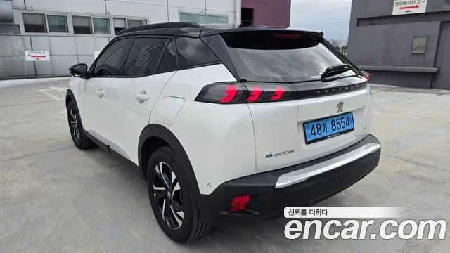 Peugeot 2008 Generation 2 — Фото автомобиля 7
