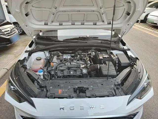 Roewe i5 — Фото автомобиля 19