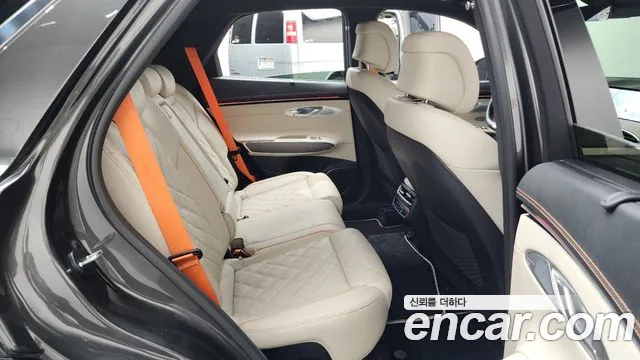 Genesis GV70 — Фото автомобиля 11