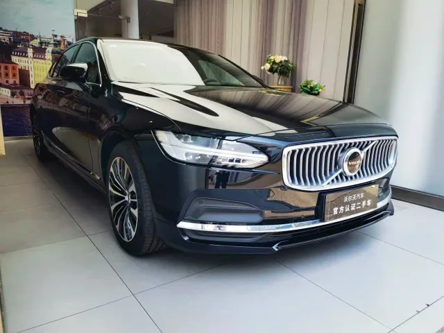 Volvo S90 — Фото автомобиля 3