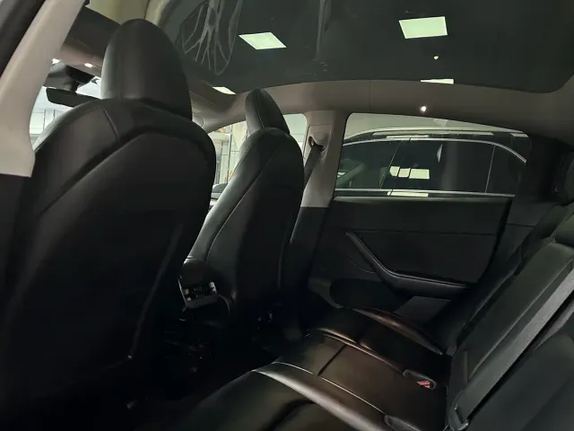 Tesla Model Y — Фото автомобиля 5
