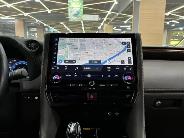 Toyota Alphard — Фото автомобиля 4