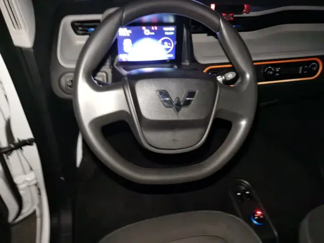 Wuling Hongguang Mini EV — Фото автомобиля 11