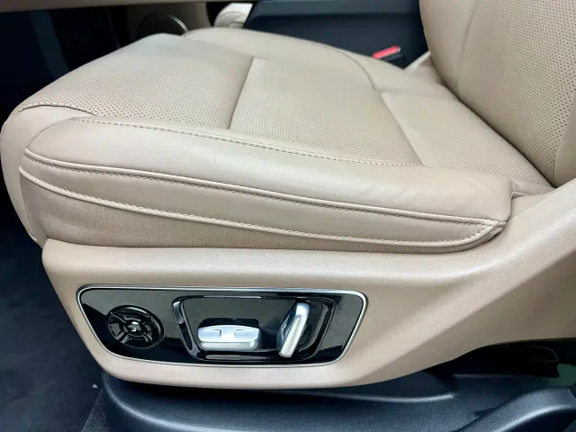 Li Auto L7 — Фото автомобиля 21