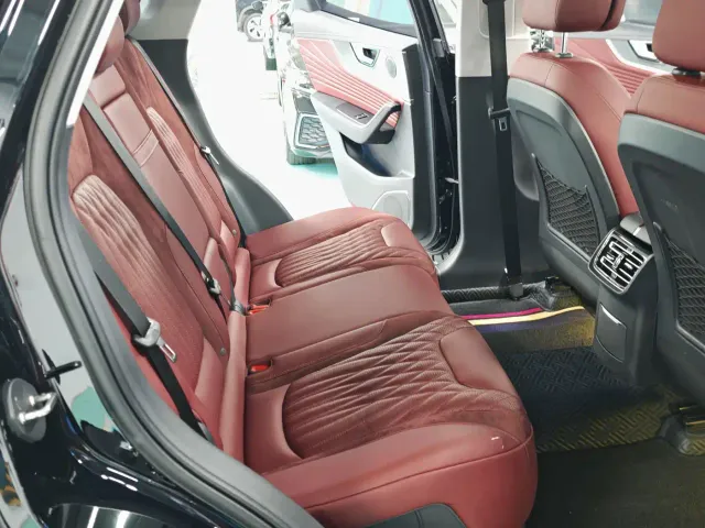 Hongqi HS5 — Фото автомобиля 11