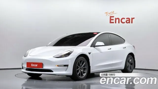 Фотография автомобиля — Tesla Model 3
