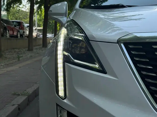 Cadillac XT5 — Фото автомобиля 30