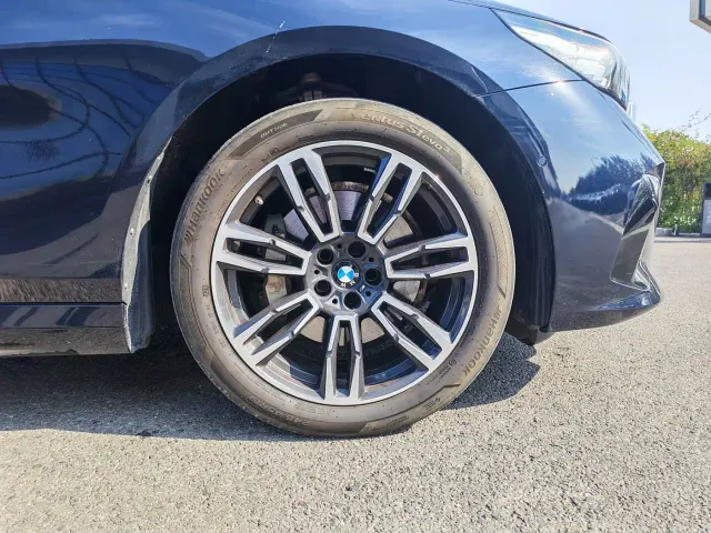 BMW 5 Series — Фото автомобиля 9
