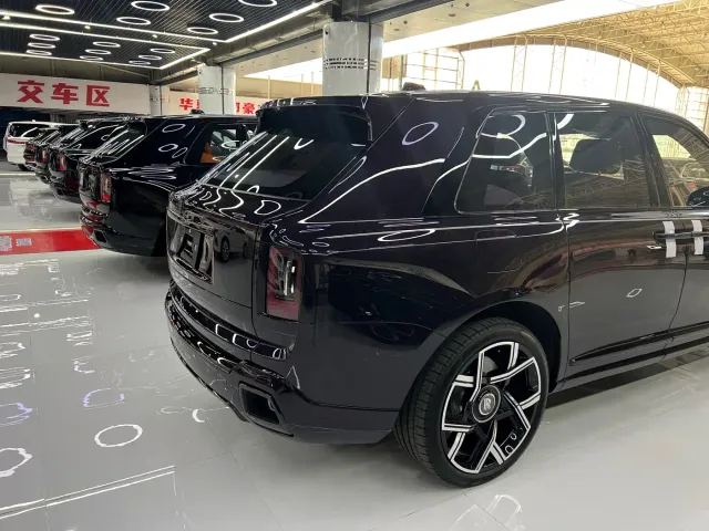Rolls-Royce Cullinan — Фото автомобиля 28