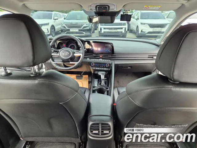 Hyundai Avante CN7 — Фото автомобиля 10