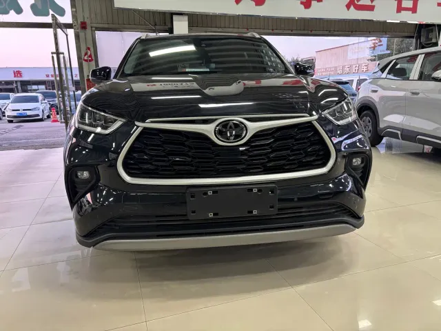 Toyota Highlander — Фото автомобиля 13