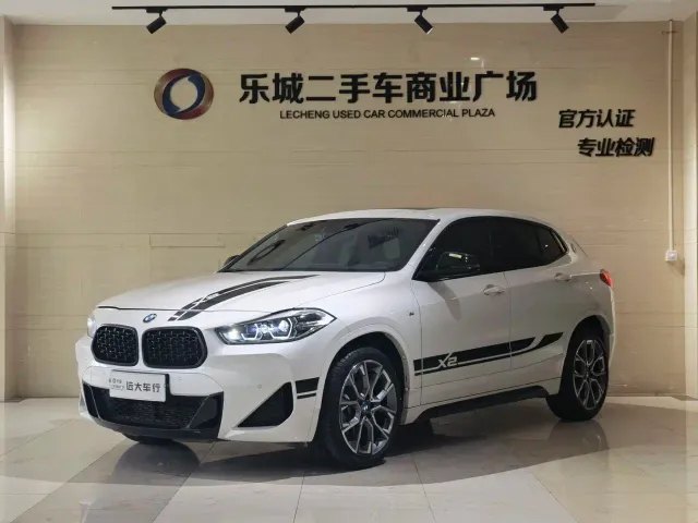 Фотография автомобиля — BMW X2