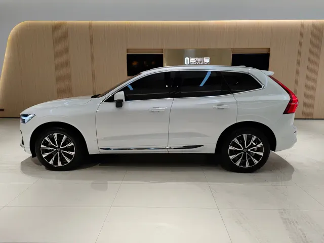 Volvo XC60 — Фото автомобиля 4