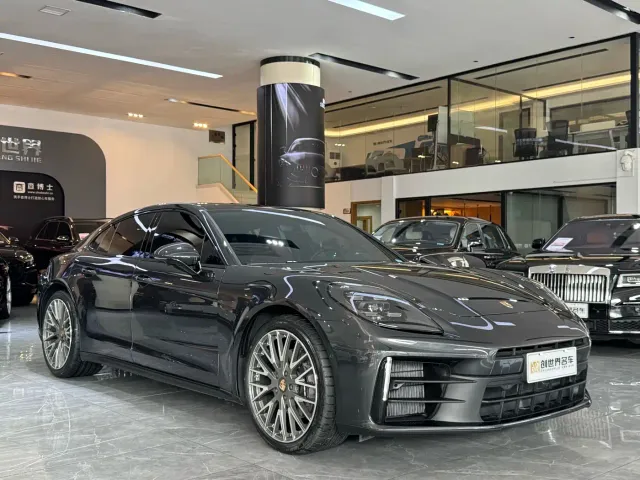 Porsche Panamera — Фото автомобиля 3