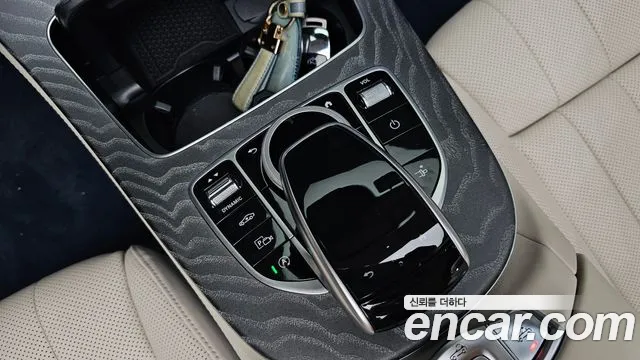 Mercedes-Benz E-Class — Фото автомобиля 15