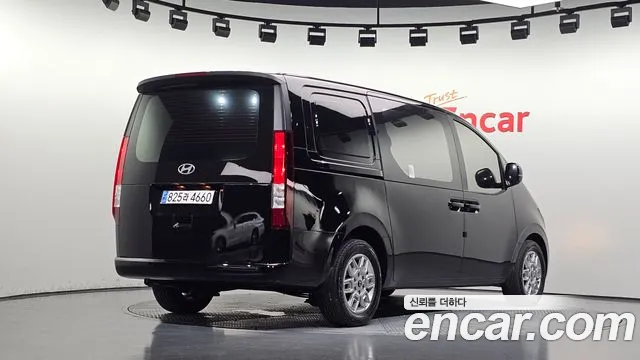 Hyundai Staria — Фото автомобиля 2