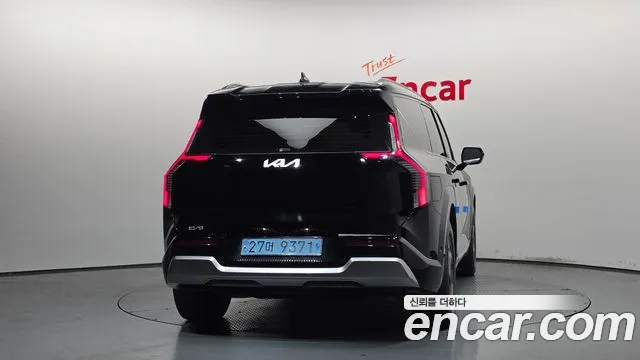 Kia EV9 — Фото автомобиля 4