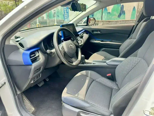 Toyota C-HR — Фото автомобиля 19