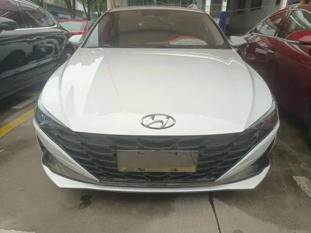 Фотография автомобиля — Hyundai Elantra