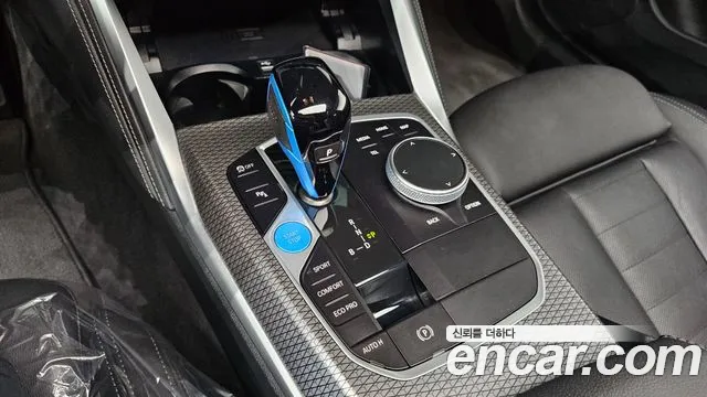 BMW i4 — Фото автомобиля 12