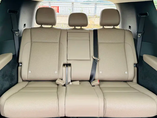 Li Auto MEGA — Фото автомобиля 19