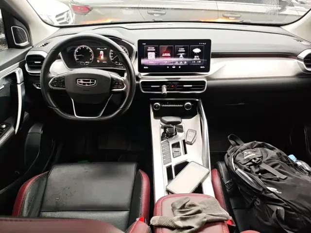 Geely Binyue — Фото автомобиля 9