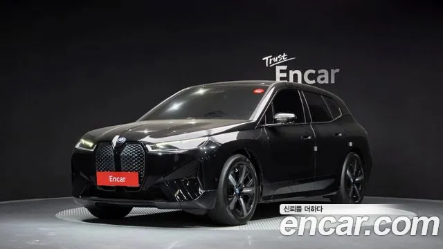 BMW iX — Фото автомобиля 8