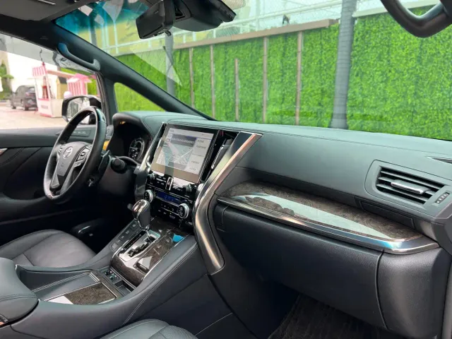 Toyota Vellfire — Фото автомобиля 11