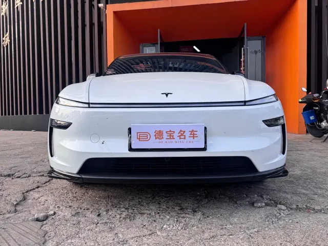 Tesla Model Y — Фото автомобиля 2
