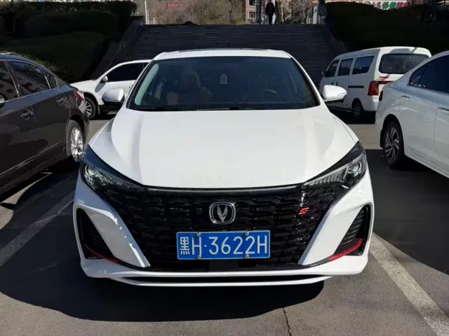 Changan Eado — Фото автомобиля 2